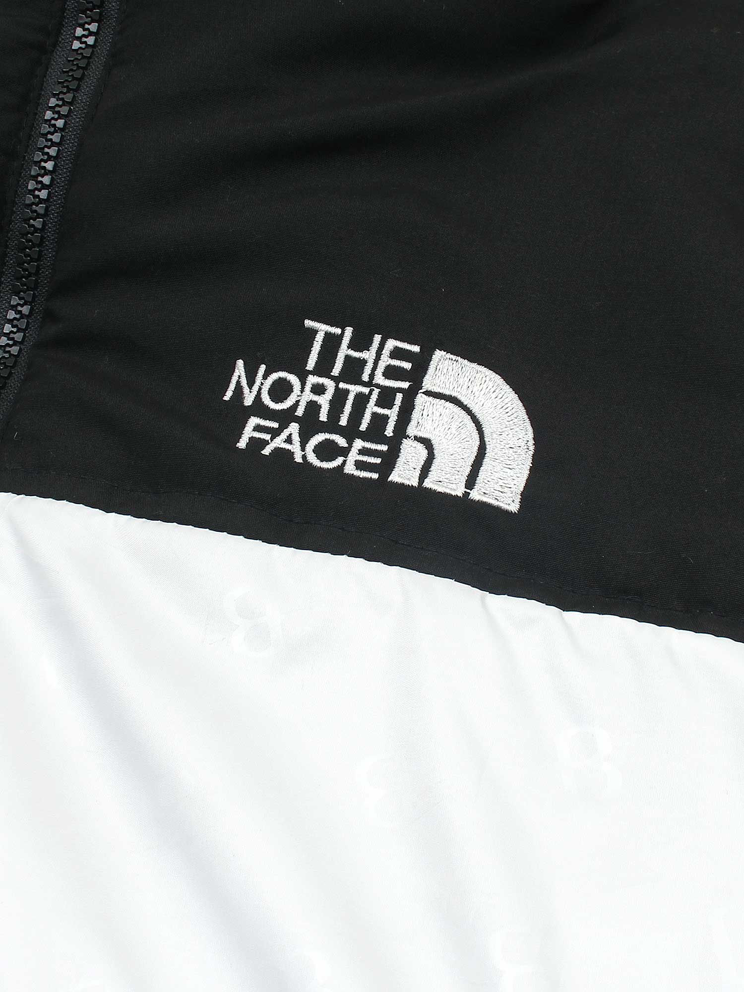 Tnf PUFFER (White)
