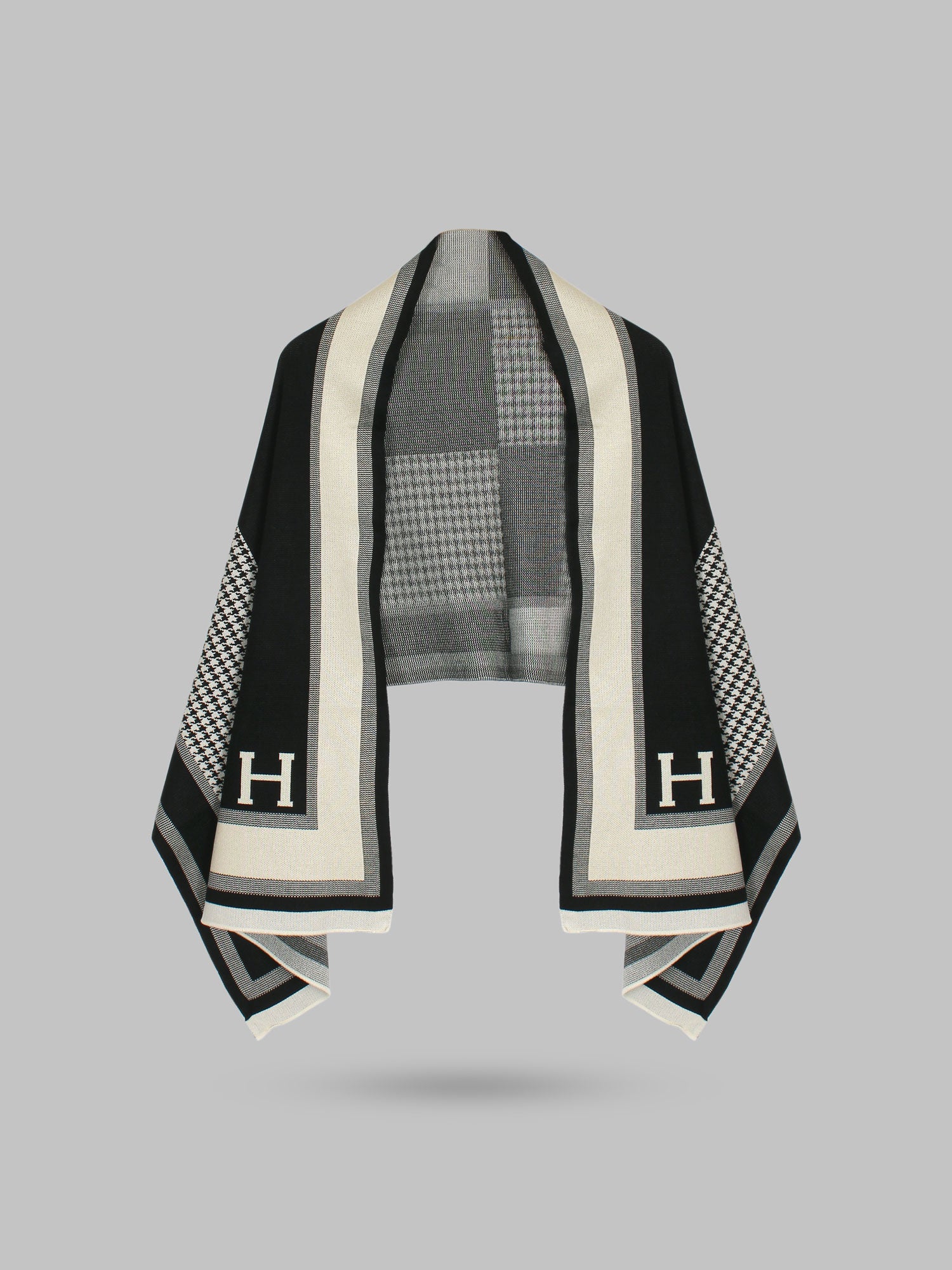 The Heritage Houndstooth 3-Piece Knit Set (Cream)
