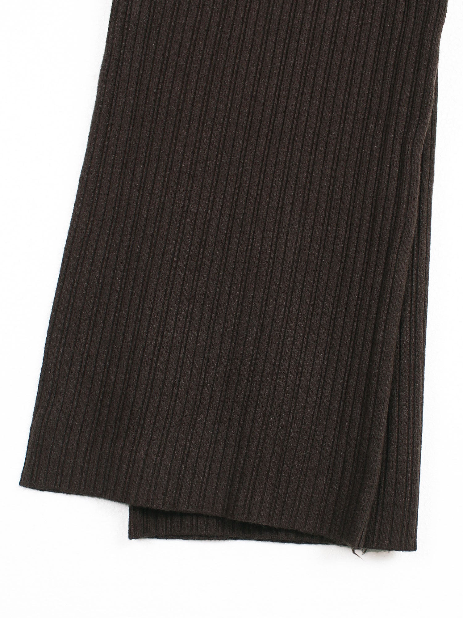 The Kensington Funnel-Neck Ribbed Set (brown)