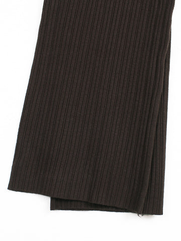 The Kensington Funnel-Neck Ribbed Set (brown)