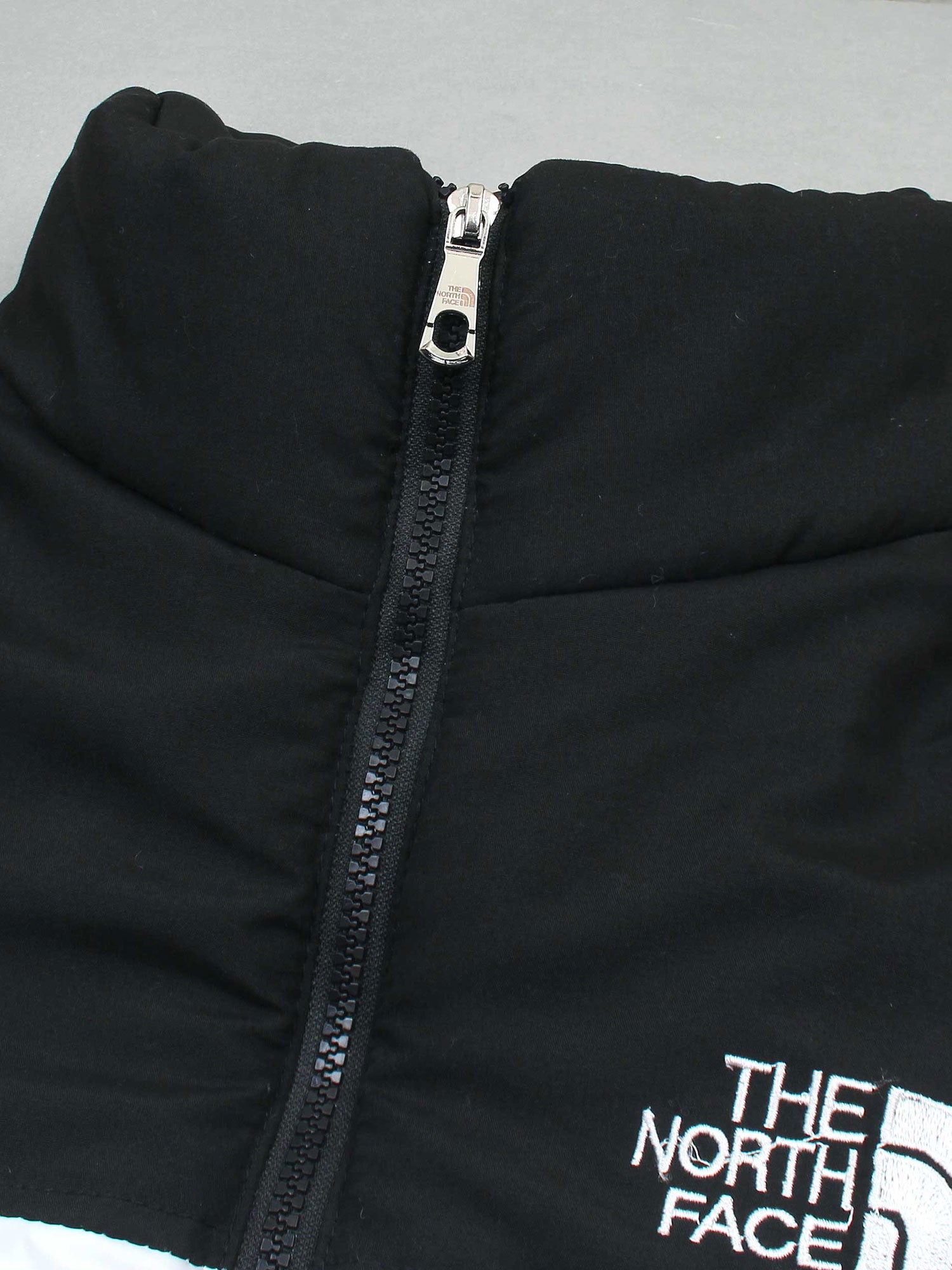 Tnf PUFFER (White)