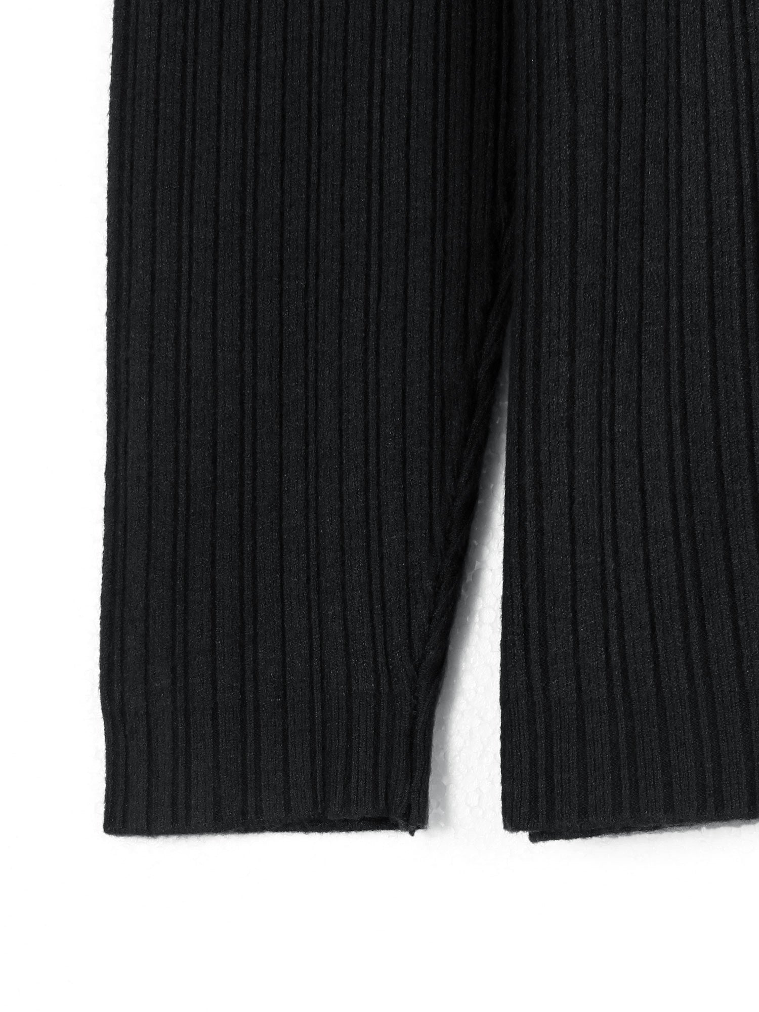 The Kensington Funnel-Neck Ribbed Set (black)