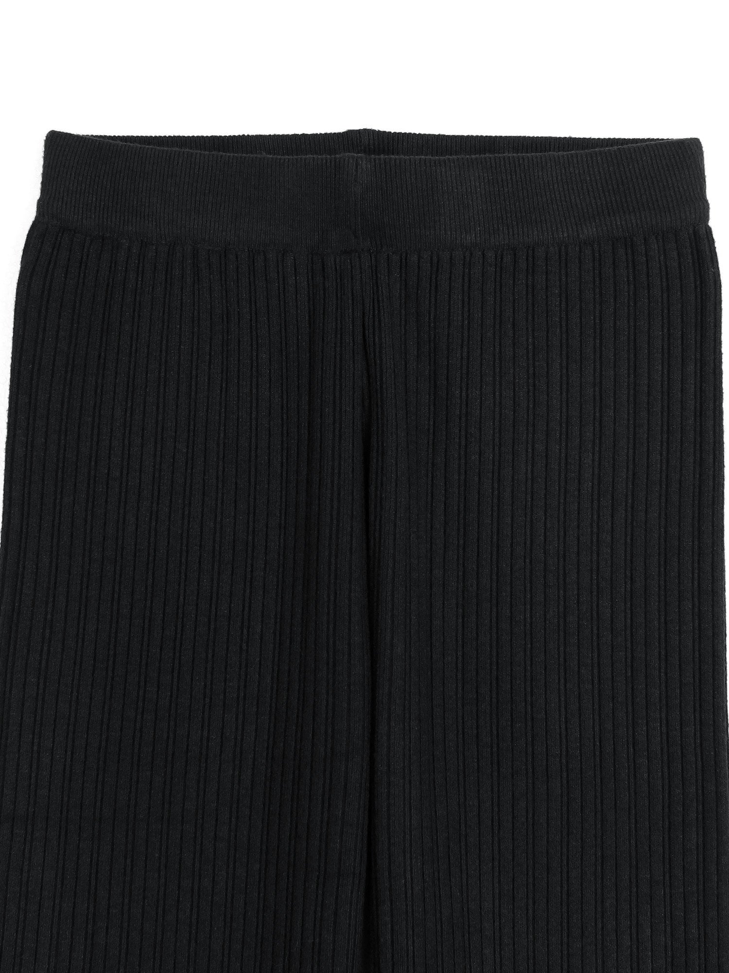 The Kensington Funnel-Neck Ribbed Set (black)