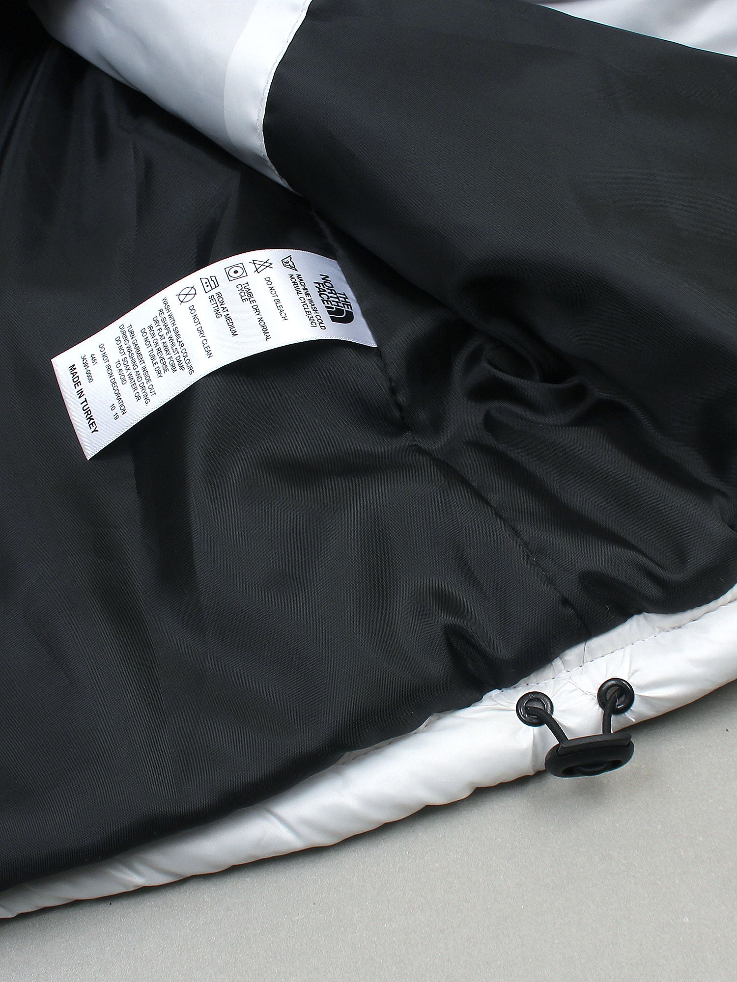 Tnf PUFFER (White)